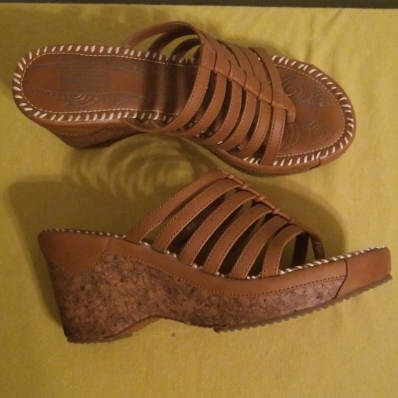 Comfy Wedges - Picture 3 of 3